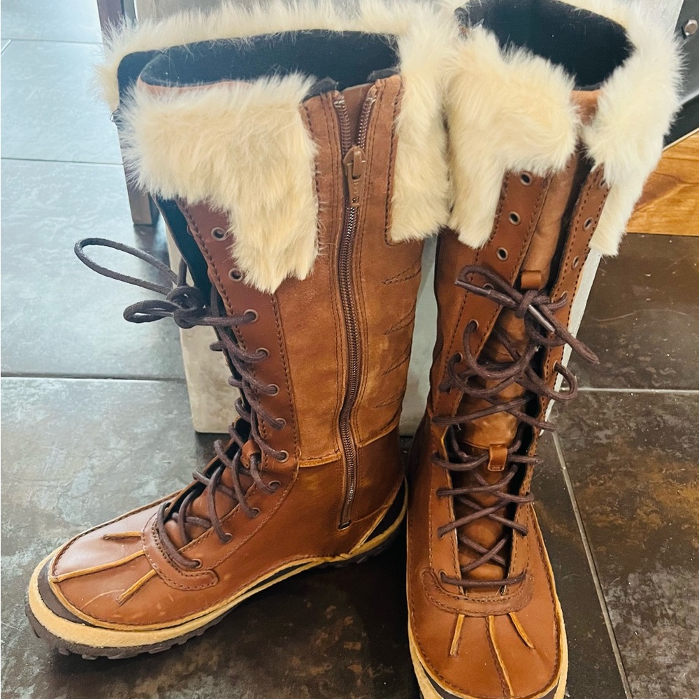 Merrill New with box Winter boots- size 8